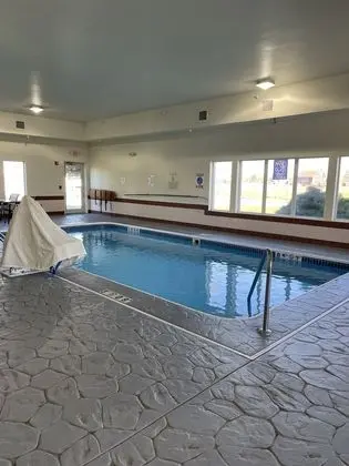 Best Western Wapakoneta Inn - Havuz