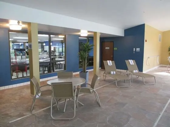 Best Western Warrensburg Inn - Havuz