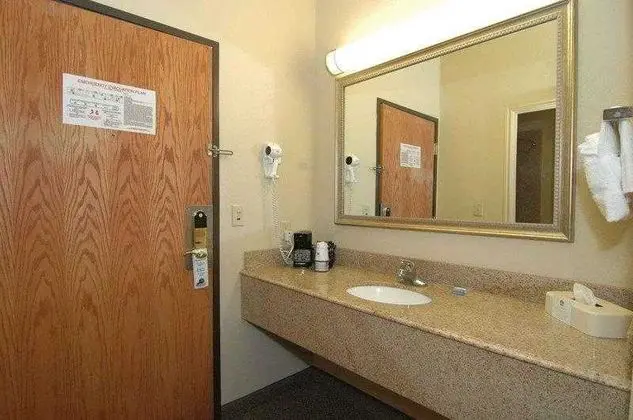 Best Western Windsor Pointe Hotel &Suites AT&T Ctr