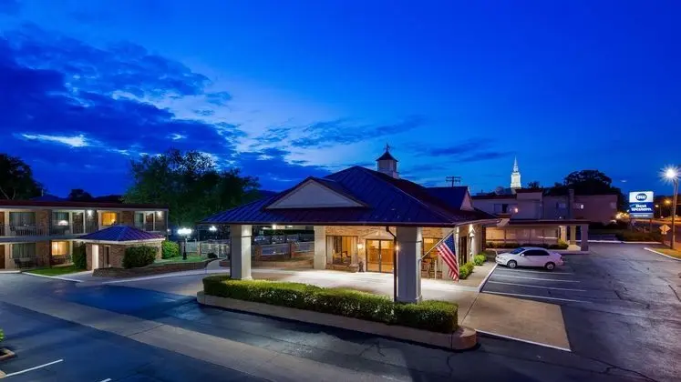 Best Western Winners Circle Inn