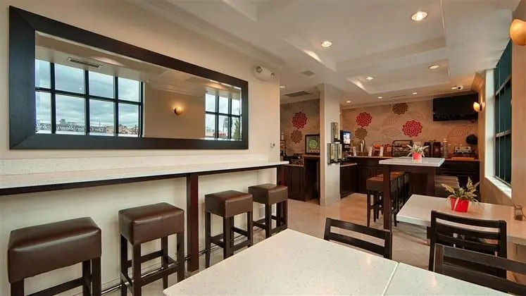Best Western Woodland Hills Inn - Yeme / İçme