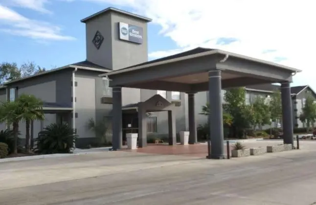 Best Western Zachary Inn - Dış Mekan