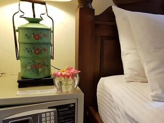 Betel Nut Lodge - Adult Only