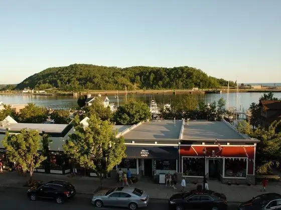 Betsie Harbor Lodging