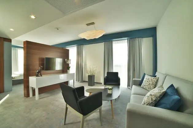 In Between Hotel by Vanilla Group - Öne Çıkan Resim