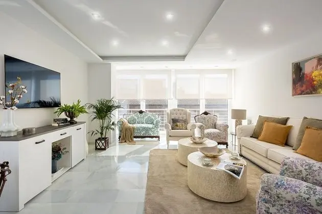 Beutiful & Spacious 3Bd Apartm in Prime Location. Recogidas