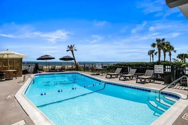 The Beverley Beach House - Havuz