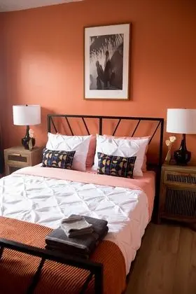 Beverly Boulevard! Cozy Studio! Sleeps 2!
