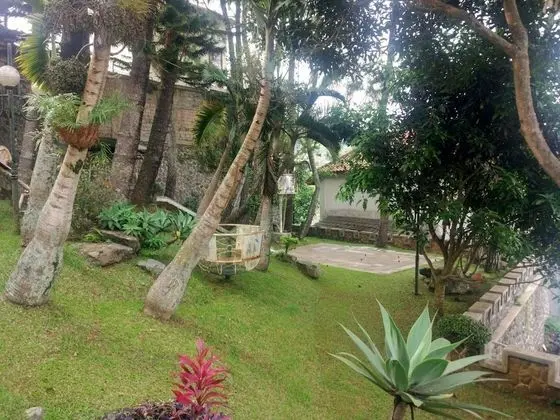Villa Beverly Hills Puncak for 50 pax - Dış Mekan