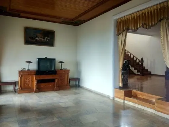 Villa Beverly Hills Puncak for 50 pax - İç Mekan