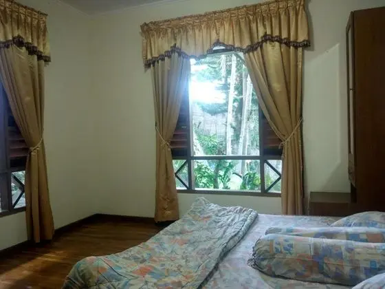 Villa Beverly Hills Puncak for 50 pax - Oda