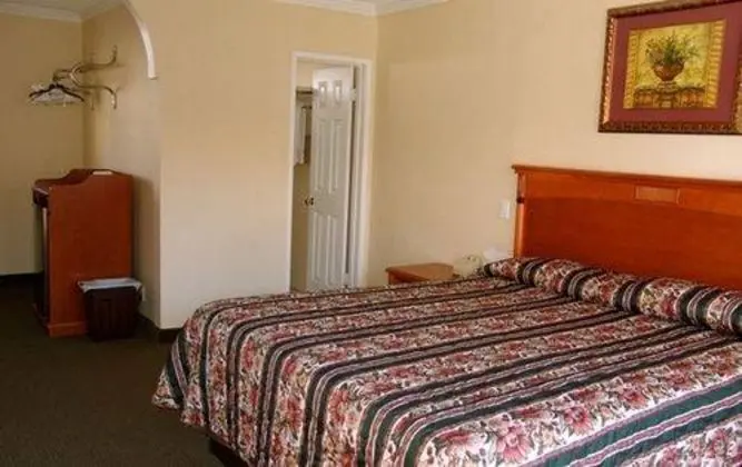 Bevonshire Lodge Motel