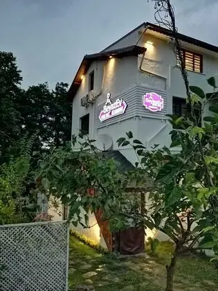 Beyaz Ev Butik Otel Maşukiye - Dış Mekan