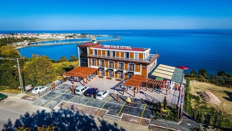 Beyaz Otel GerzeFotoğrafı