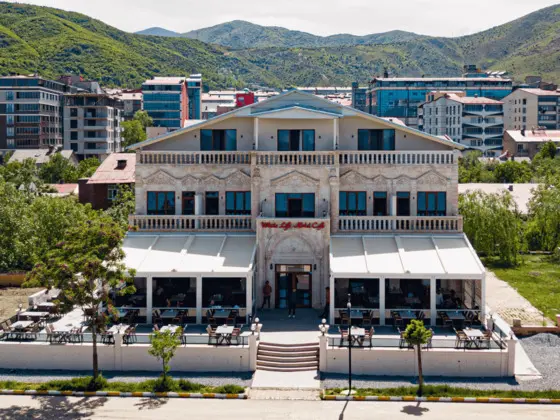 Beyaz Köşk Hotel & Cafe