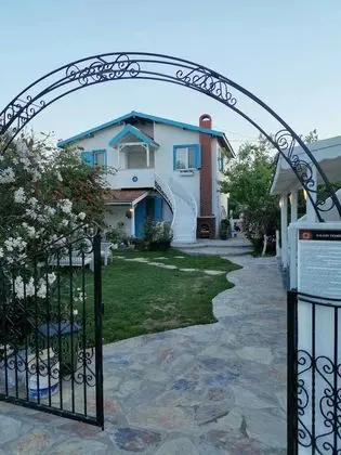 Beyaz Köşk Güney'li