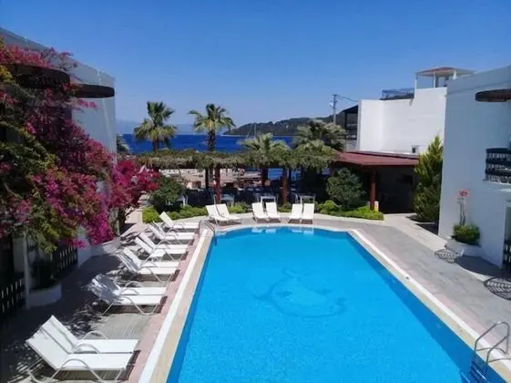 Beyaz Suite Hotel - Havuz