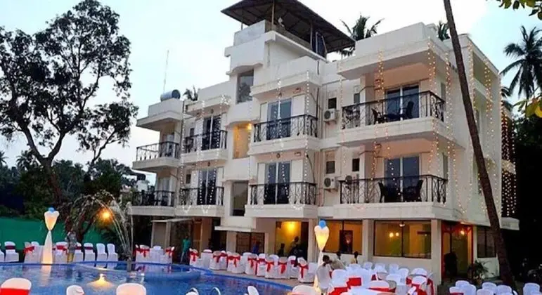 Beyond Stay Reefs Beach Resort Goa - Dış Mekan