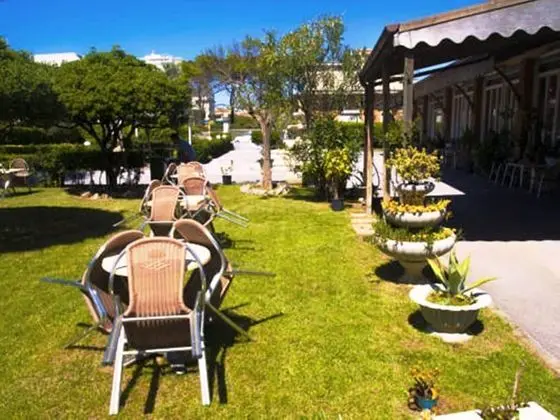 BH COLOMBO Hotel Boschetto Holiday - Dış Mekan