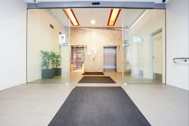 BHB Explore CBD on your Doorstep - Lobi