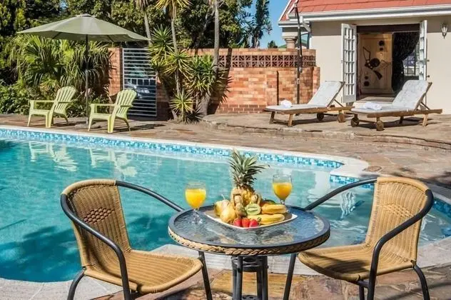Bhotani Bed and Breakfast - Havuz