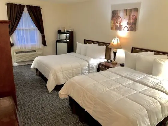 Bicentennial Inn - Öne Çıkan Resim