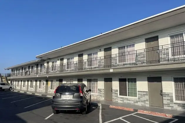 Big 7 Motel - Dış Mekan