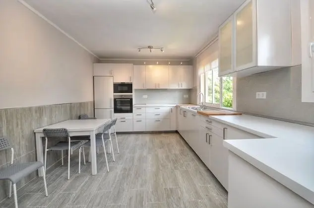 Big Apartment Caprabo - Mutfak