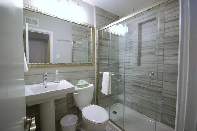 The Big Awesome 2BR 1BA Condo E - Includes Bi-weekly Cleanings w Linen Change - Oda