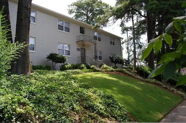 The Big Awesome 2BR 1BA Condo L - Includes Bi-weekly Cleanings w Linen Change