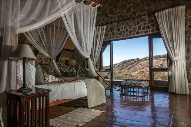 Big Cave Camp - Lodge On The Rocks