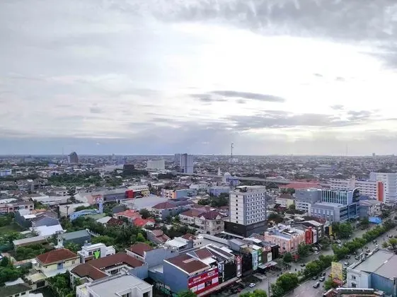 Big And Comfy 3Br At Vida View Apartement