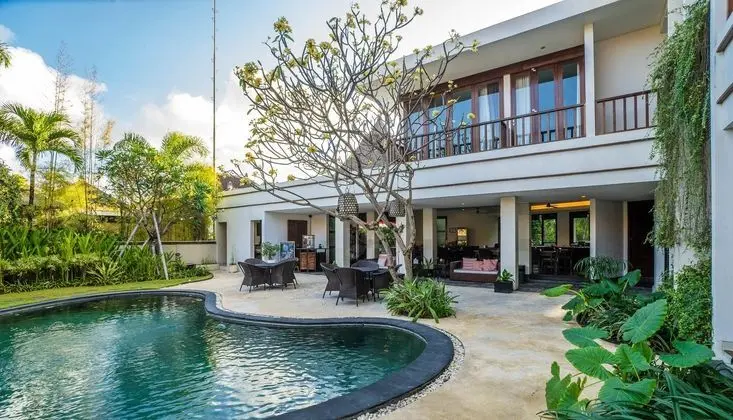 Villa For Big Family Stay 10 Bedroom in Bali Seminyak