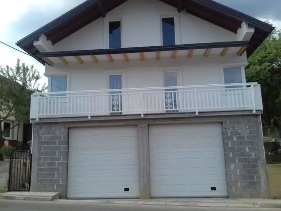 Big mama's Apartments