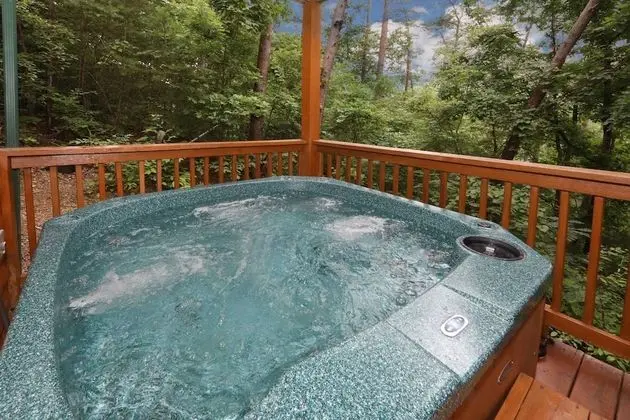 Big Pine Lodge - Six Bedroom Cabin - Spa