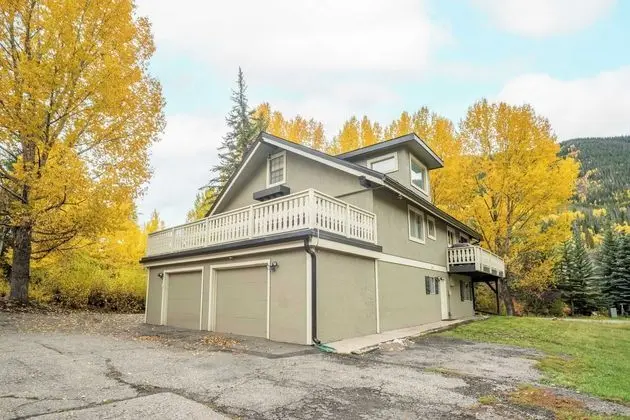 Bighorn by Avantstay Spacious Ski Cabin w/ Sprawling Porch, Views & Hot Tub! - Dış Mekan