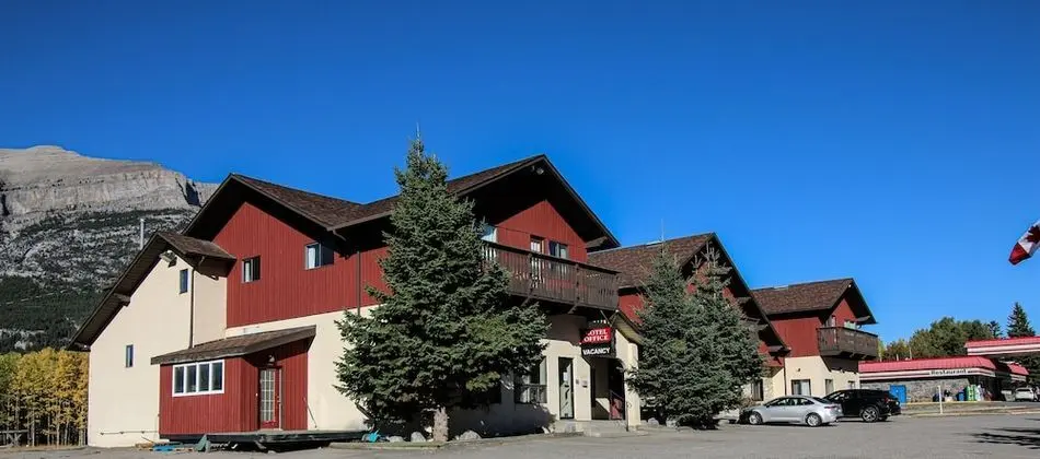 Bighorn Inn & Suites - Dış Mekan