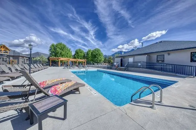 Bighorn Meadows Resort - Havuz