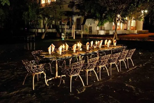 Bijay Niwas Palace 14 Kms from Rampura Agucha - Yerinde Yemek