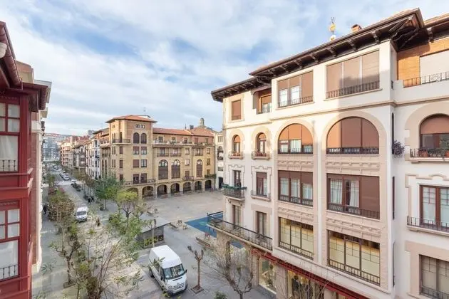 BILBAO BY THE SEA IV apartment by Aston Rentals
