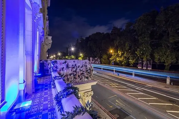 Billionaire Suites Kensington