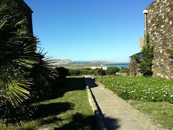 Bilocale in Residence con Piscina Vicino Alla Spiaggia