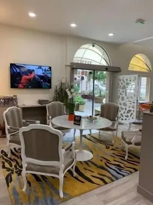 Hotel Biney - Lobi