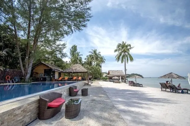 Bintan SpaVilla Beach Resort - Havuz