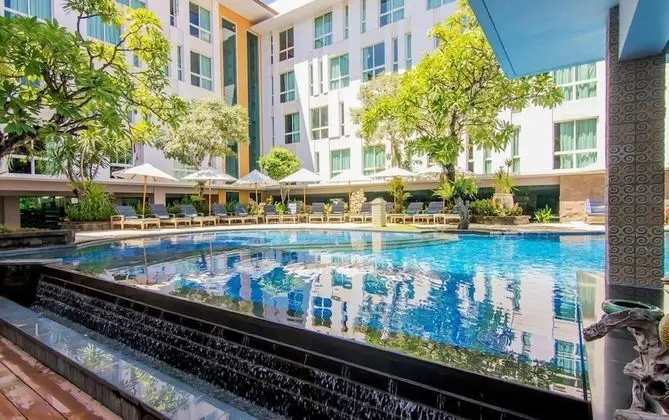 Bintang Kuta Hotel - Dış Mekan
