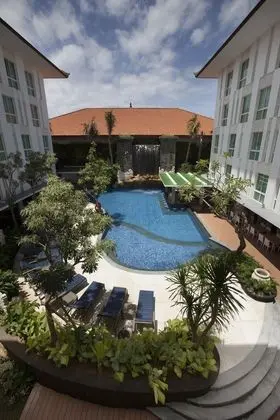 Bintang Kuta Hotel - Havuz