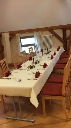 Biohotel Stiftsgut Wilhelmsglücksbrunn - Yerinde Yemek