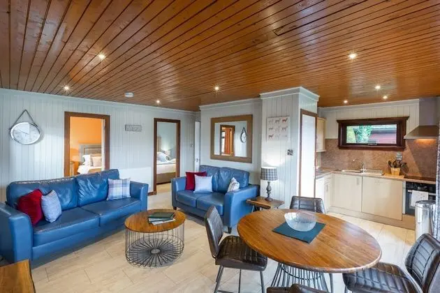 Birch 14 With Hot Tub, Newton Stewart