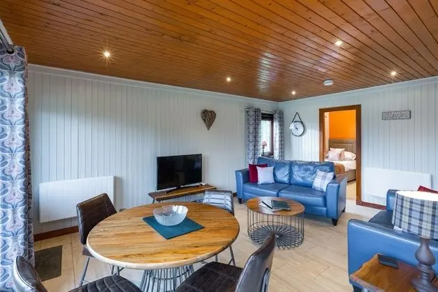Birch 14 With Hot Tub, Newton Stewart - Oda Düzeni