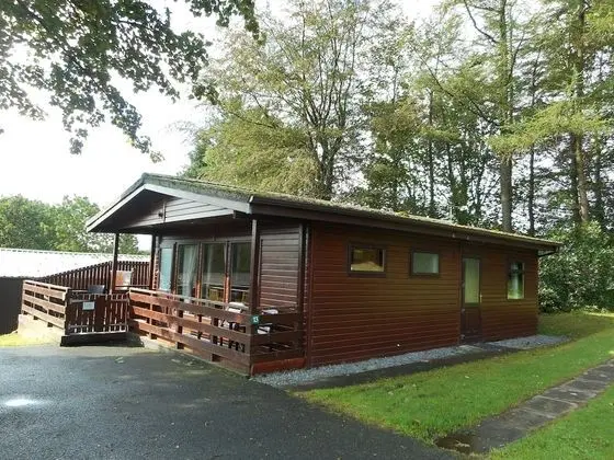 Birch Lodge 13 with Hot Tub - Dış Mekan